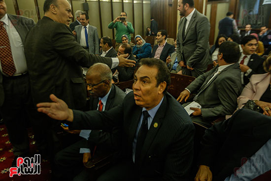 مشادات كلامية باللجنة التشريعية على عبد العال مجلس النواب (26)
