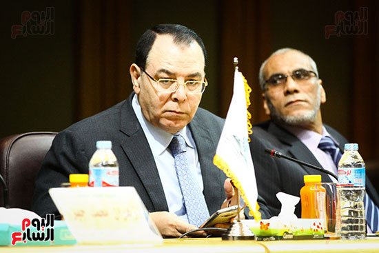 الدكتور أحمد حسنى رئيس جامعة الازهر