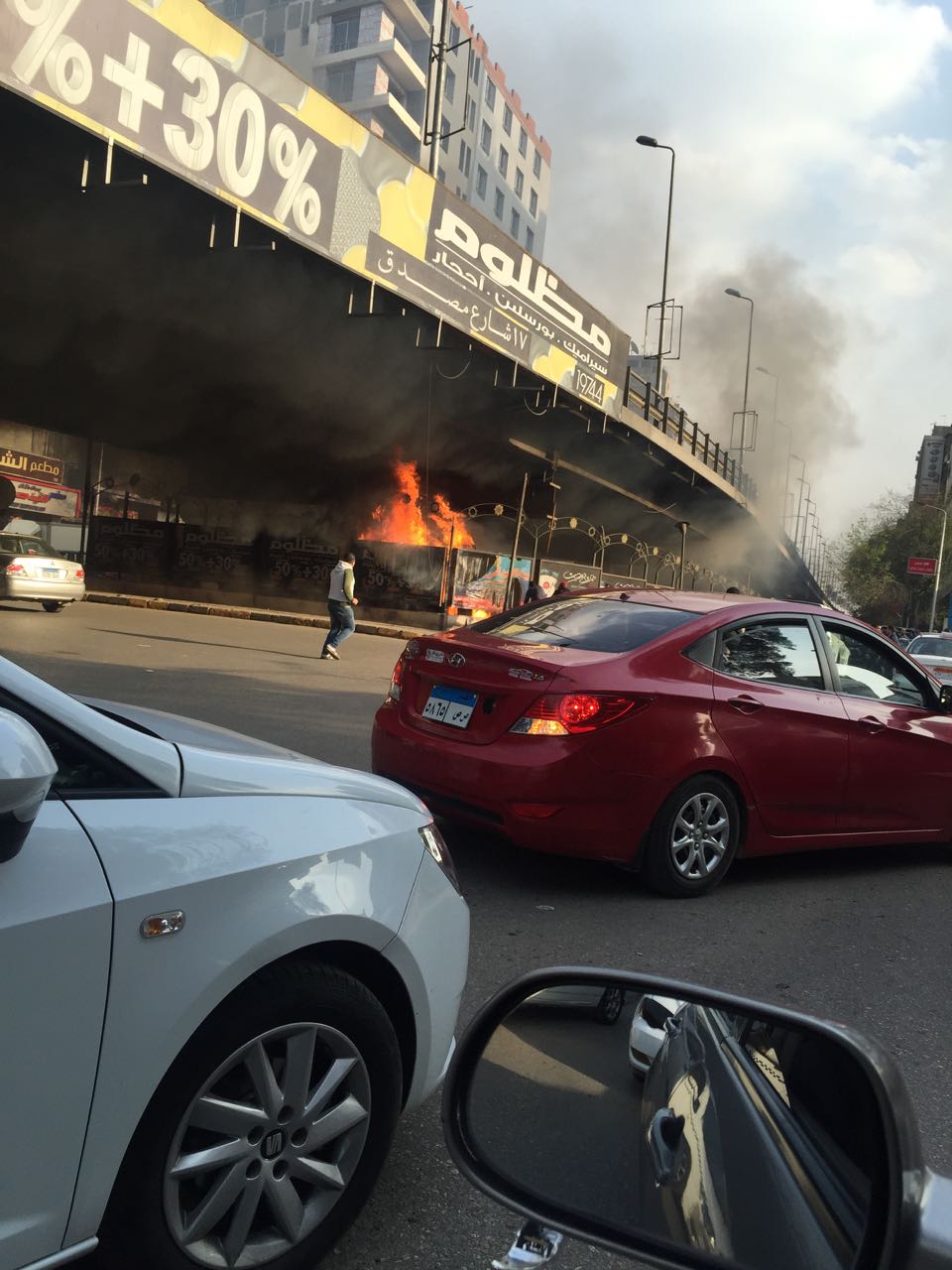 حريق جراج اسفل كوبرى الدقى (1)