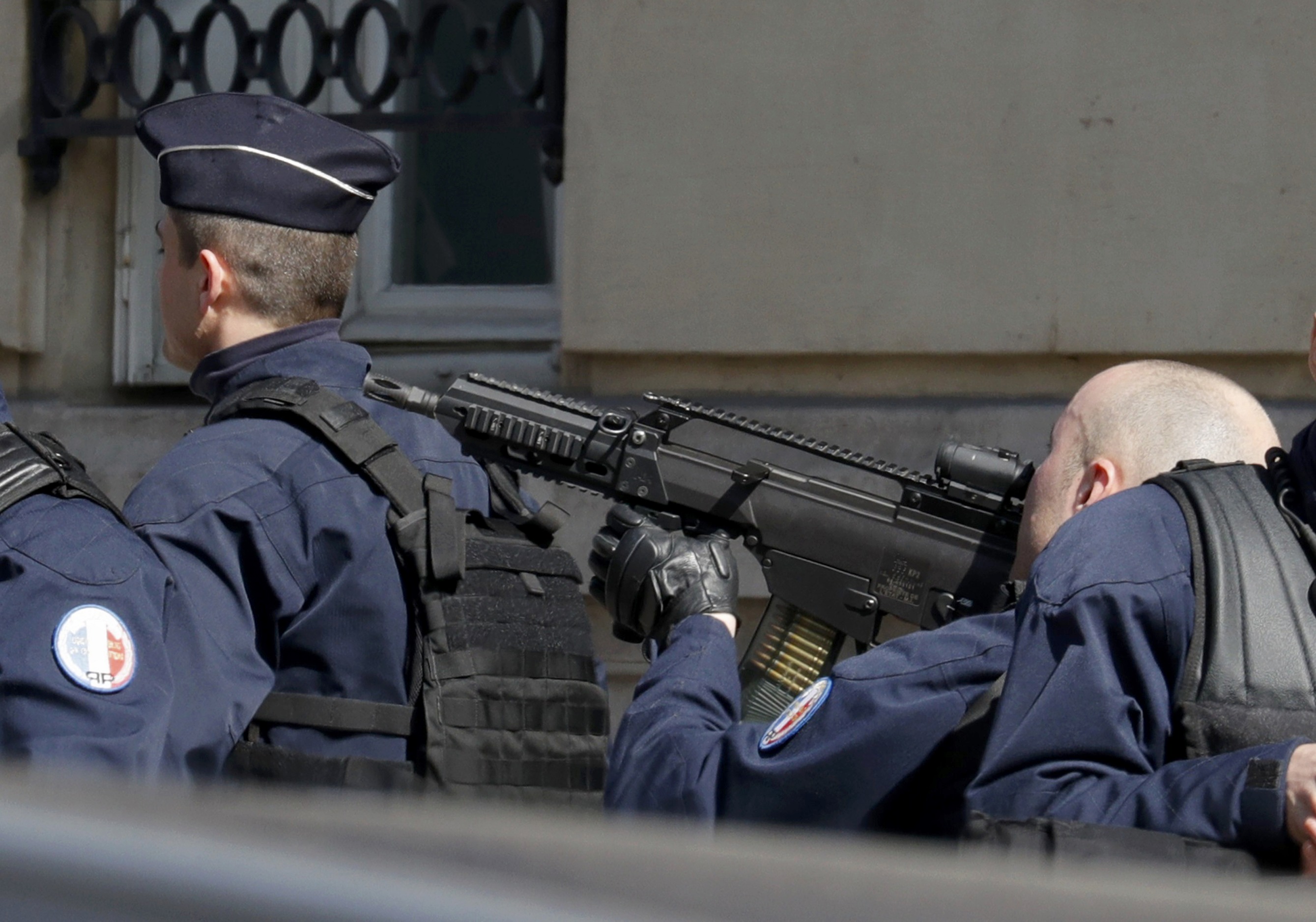 الشرطة الفرنسية حول مكاتب صندوق النقد الدولى