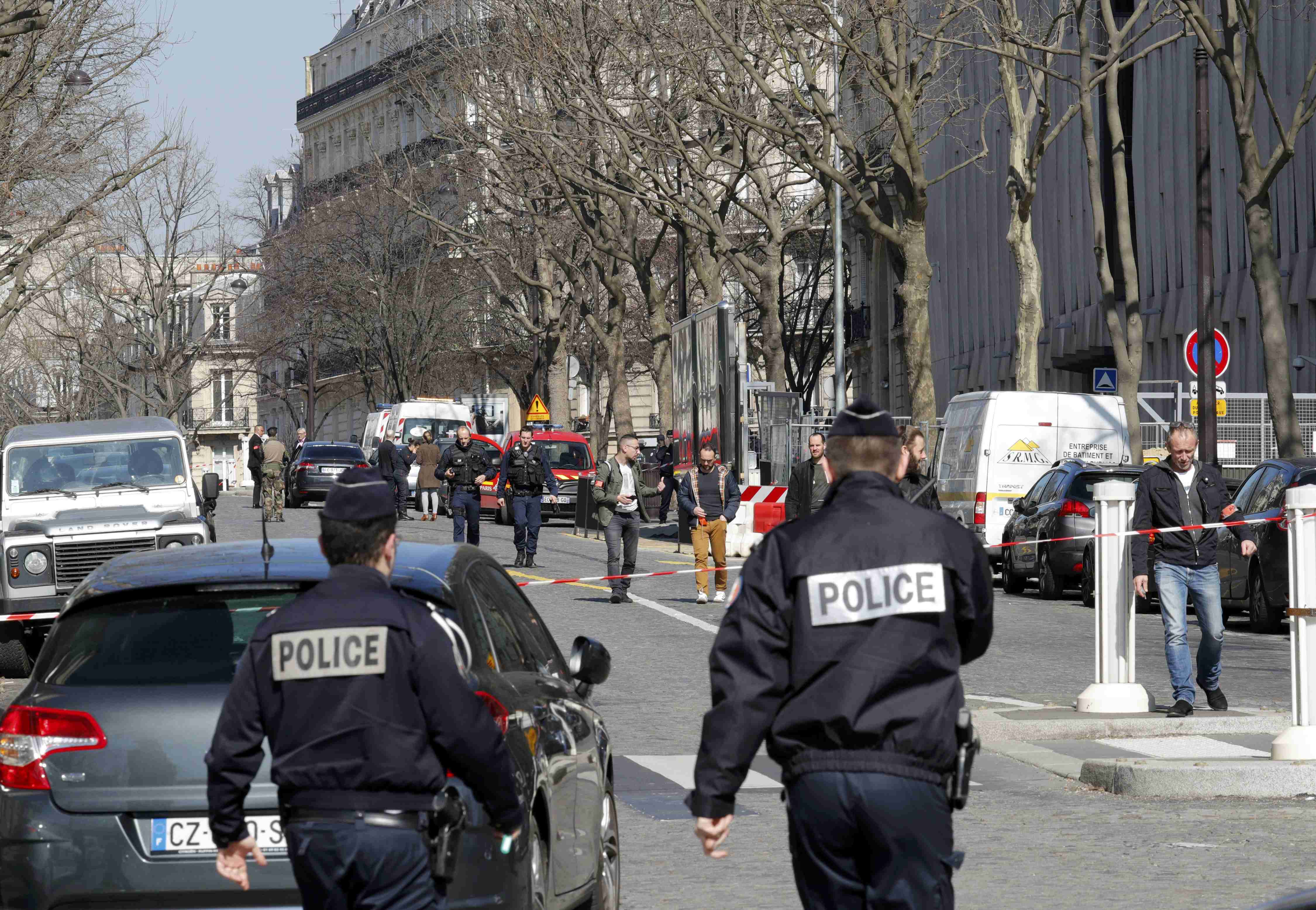 إصابة موظفة فى انفجار طرد بريدى بمكتب صندوق النقد الدولى فى باريس