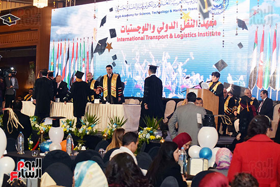 الأكاديمية العربية تحتفل بتخرج دفعة الدراسات العليا بمعهد النقل  (14)