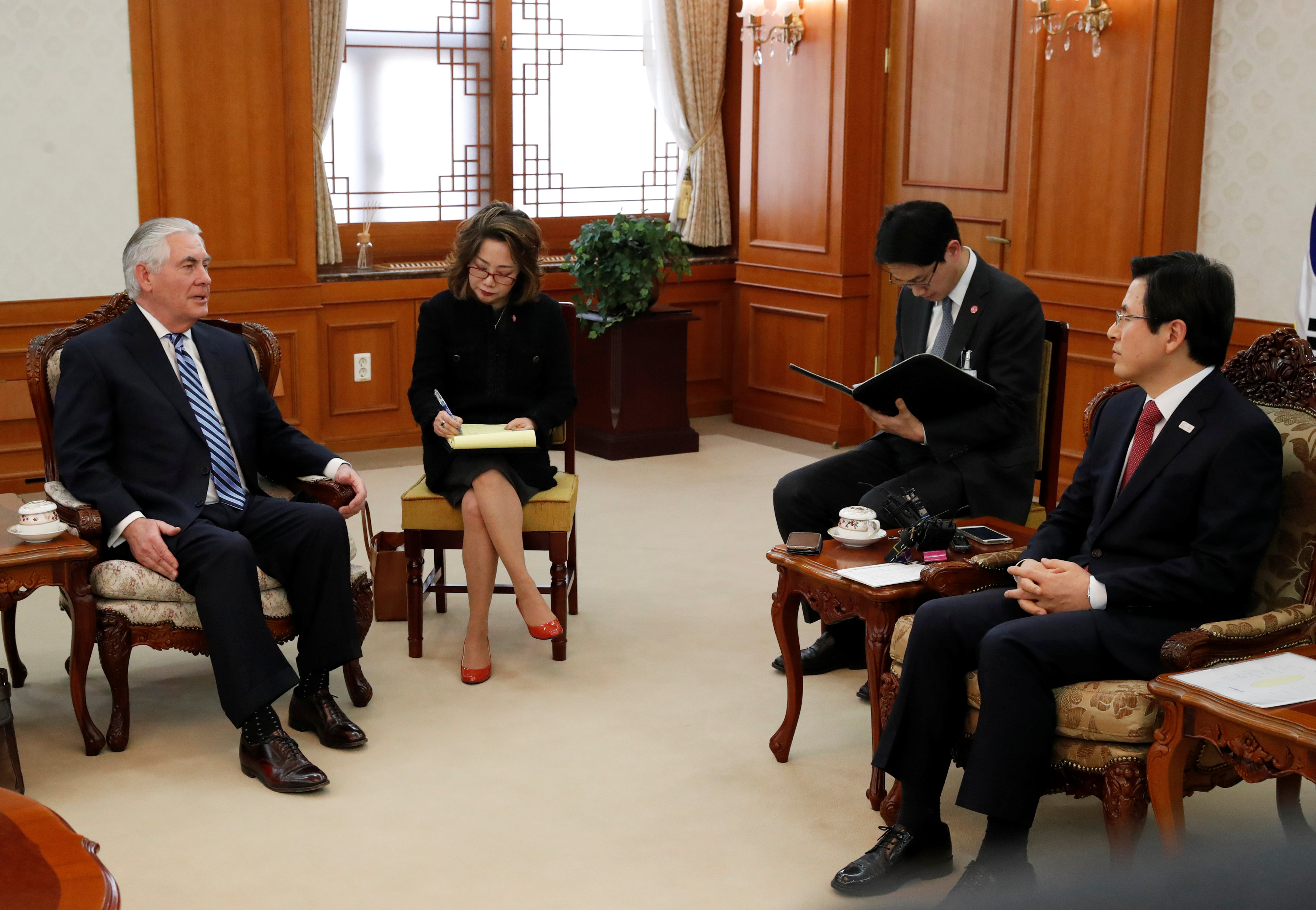 لقاء وزير الخارجية الأمريكى ونظيره الكورى الجنوبى