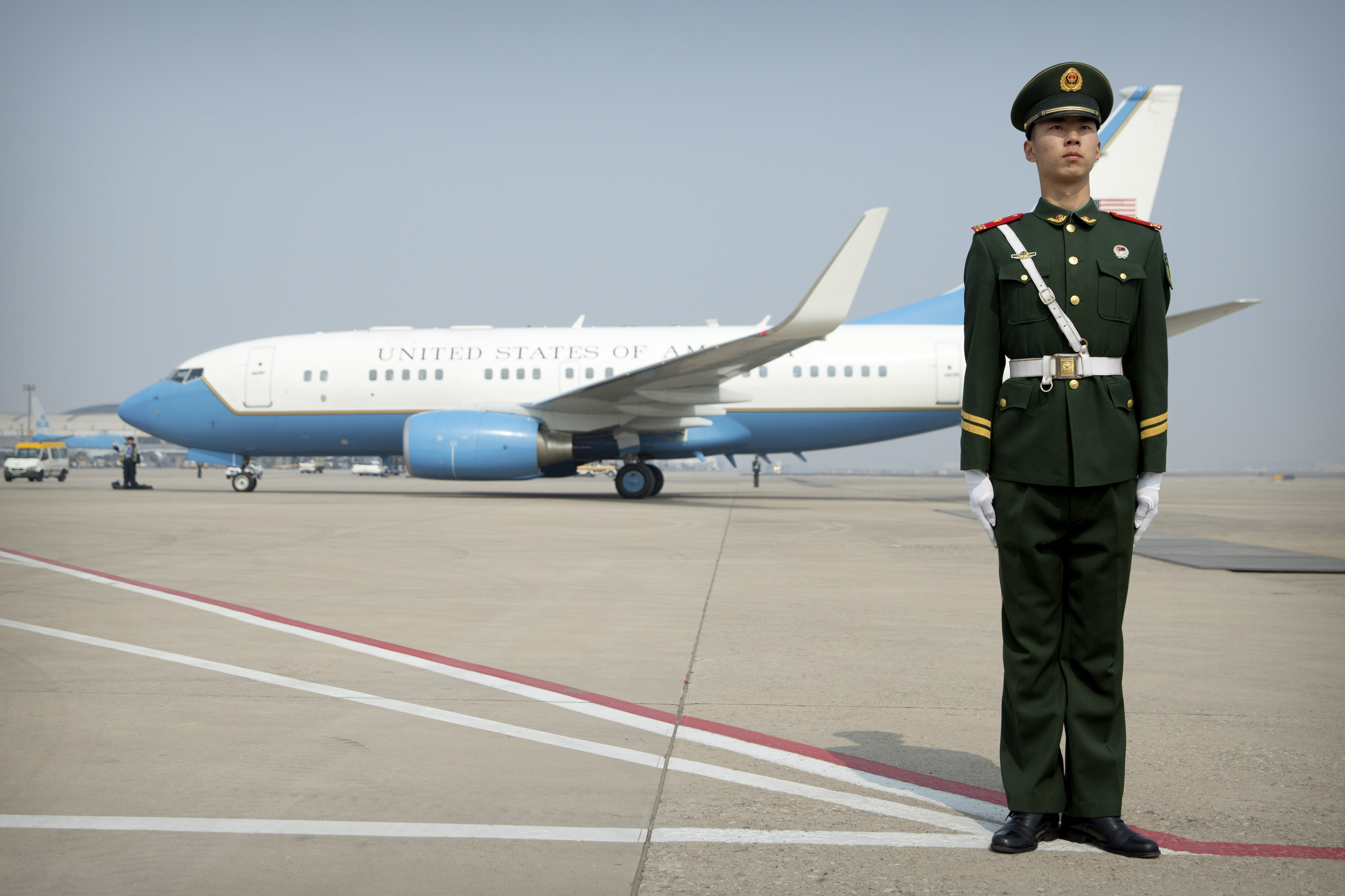 وصول طائرة وزير الخارجية الأمريكى للصين