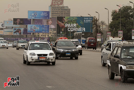 السيارات فى شوارع القاهرة