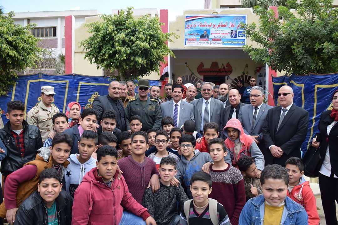 4- صورة جماعية مع طلاب إدارة غرب كفر الشيخ