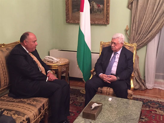 وزير الخارجية المصري يستقبل الرئيس الفلسطينى فى القاهرة