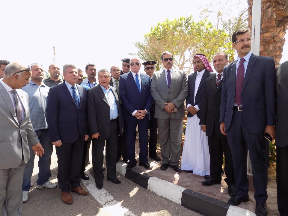 محافظ جنوب سيناء وعدد من المسئولين