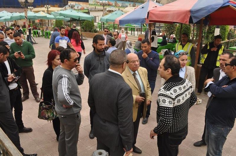 عمرو عبد الحق رئيس النادى السابق مع الاعضاء