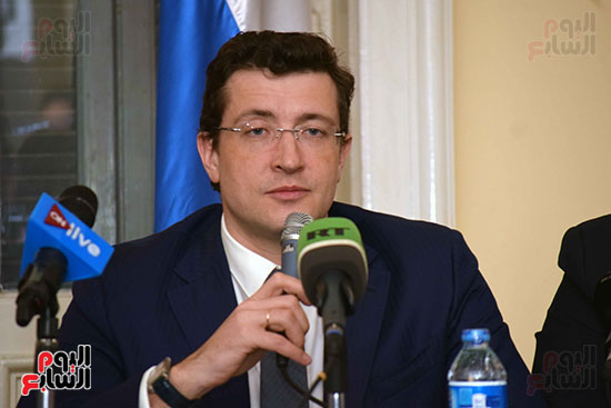 نائب وزير الصناعة الروسى يكشف تطورات المنطقة الصناعية شرق بورسعيد (3)