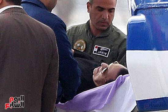 نقل مبارك من المعادى العسكرى لاكاديمية الشرطة (2)
