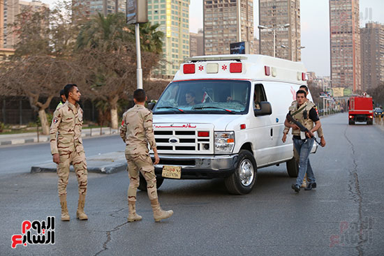 مبارك مستشفى المعادى العسكرى (8)