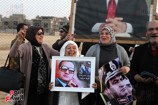 مظاهر الفرحة على أنصار مبارك بعد براءته