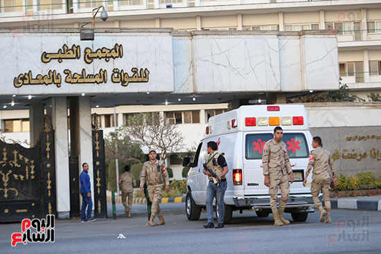 مبارك مستشفى المعادى العسكرى (10)
