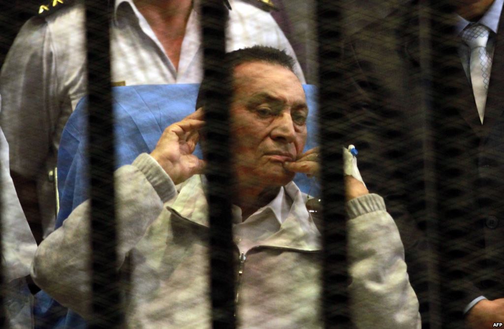 حسنى مبارك خلال أحدى جلسات محاكمته
