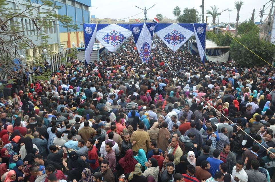 ألاف المشاركين من ابناء قرى ومراكز المحافظة