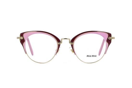 نظارة تحمل إمضاء Miu Miu