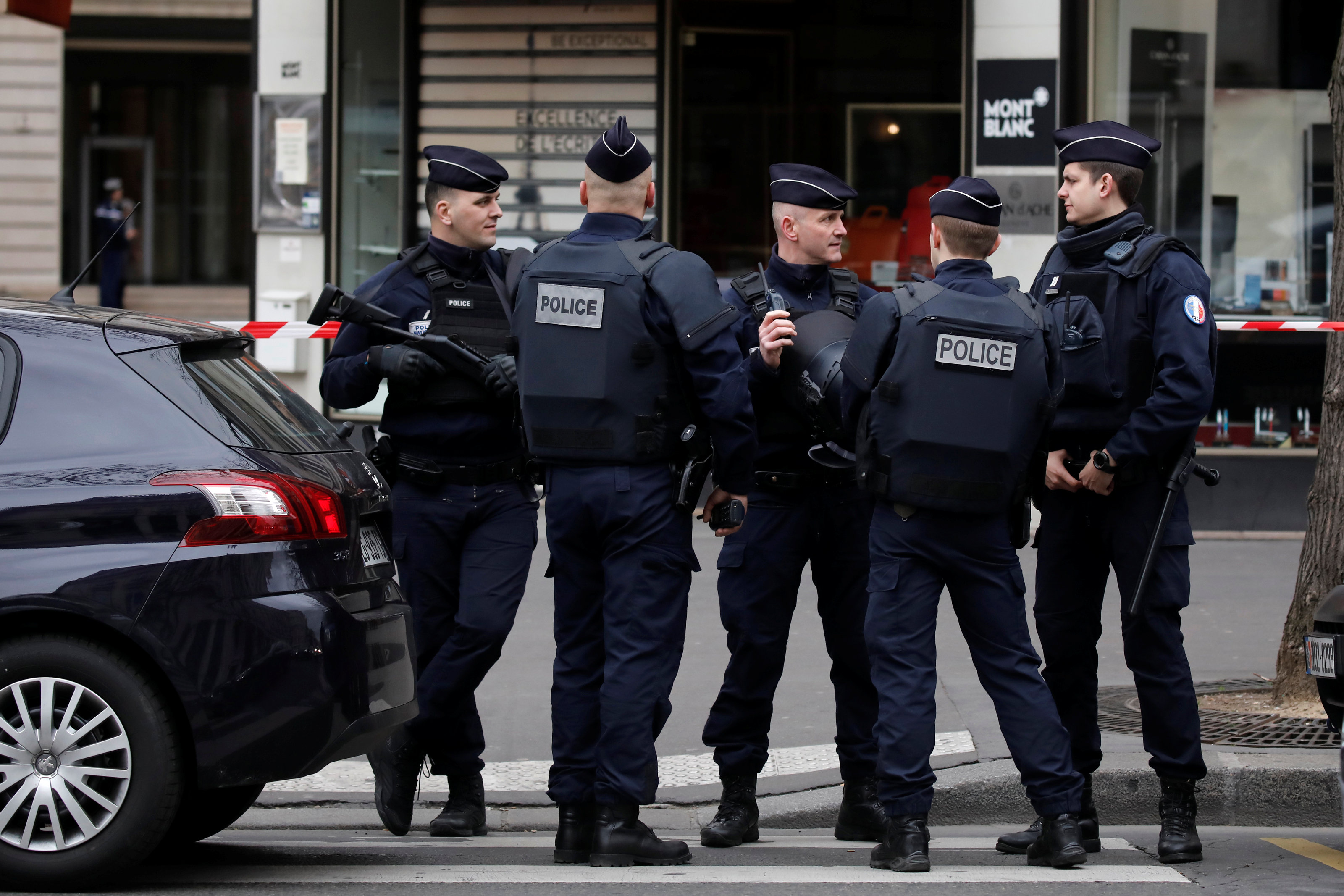 الشرطة الفرنسية تؤمن مقر المحكمة