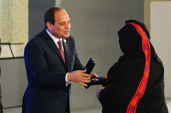 الرئيس السيسى يكرم المرأة المصرية فى عيد الأم (5)