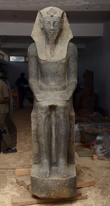 تمثال امنحتب الثالث