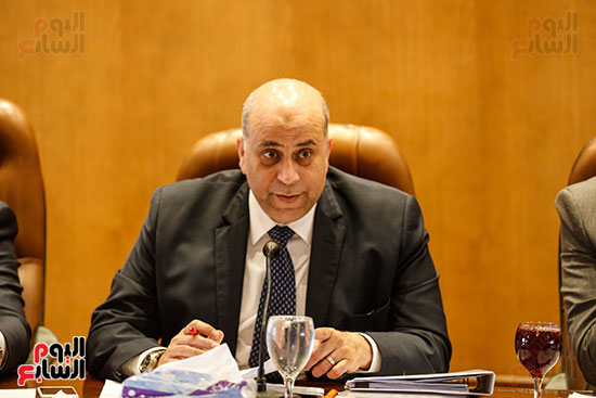 عمرو غلاب رئيس اللجنة الاقتصادية 