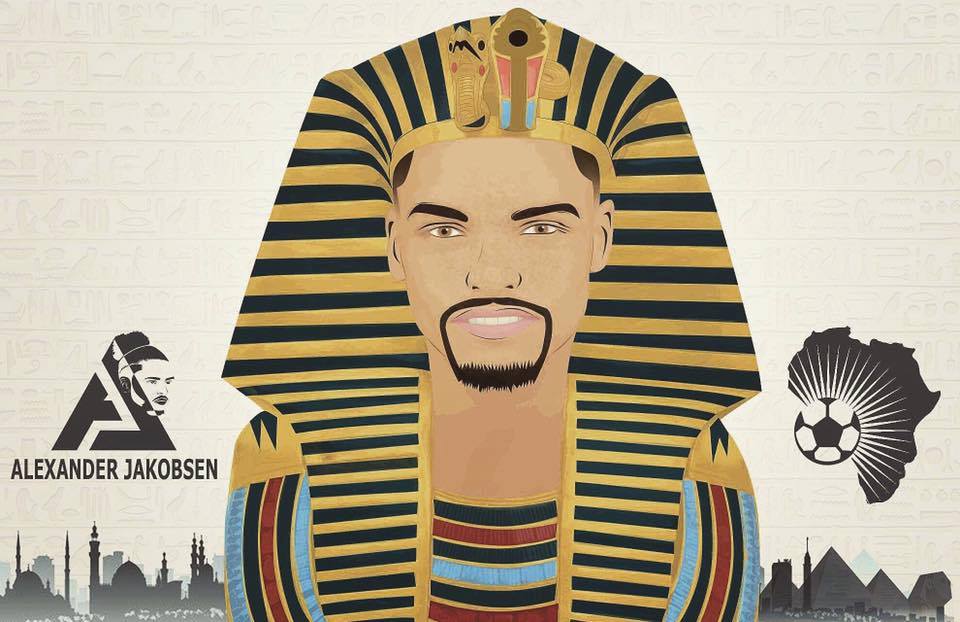 صورة اللاعب على تمثال فرعونى