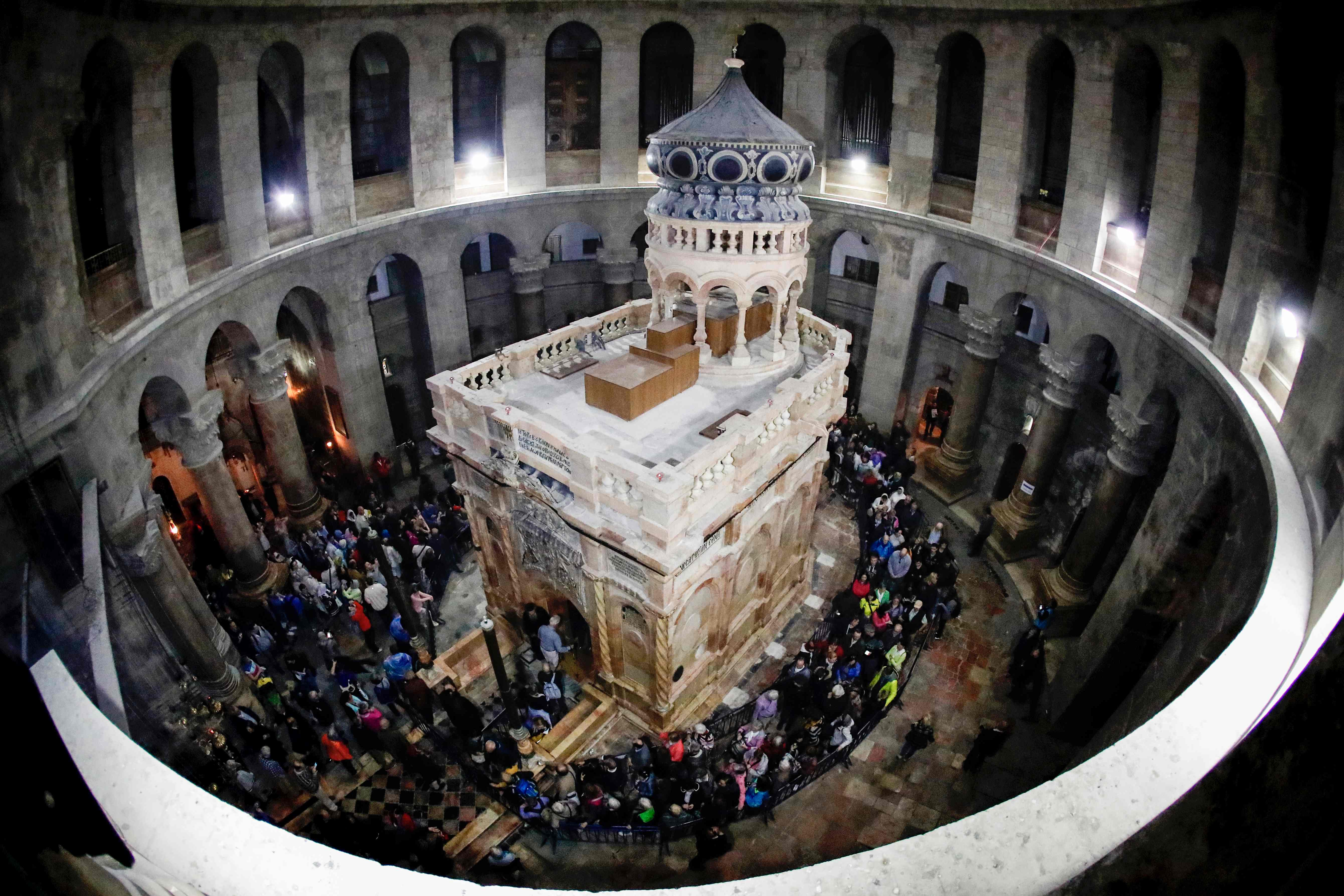 قبر المسيح فى كنيسة القيامة فى القدس