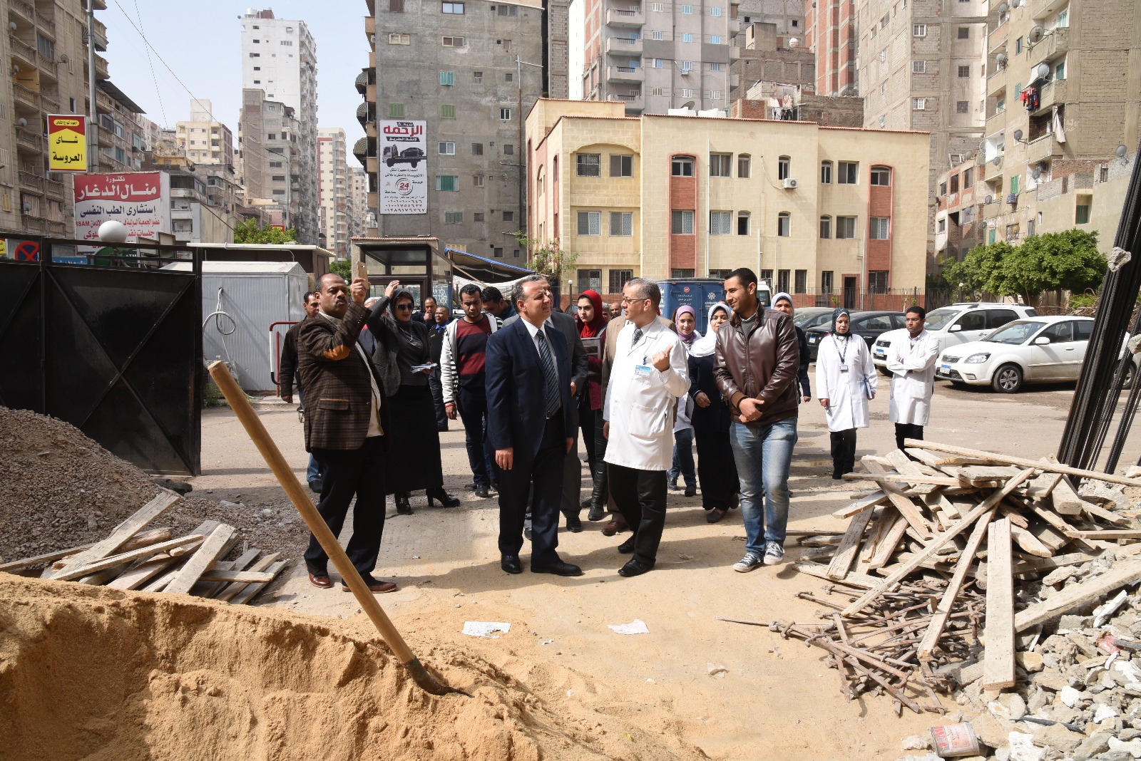 محافظ الإسكندرية يتفقد مستشفى شرق المدينة  (4)