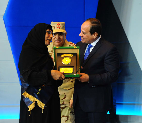 الرئيس السيسي يشهد وقائع الندوة التثقيفية الخامسة والعشرين للقوات المسلحة (8)