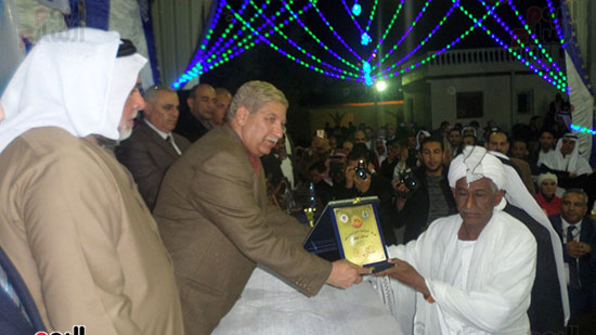 تكريم رئيس الوفد السودانى