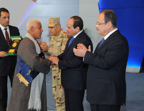 الرئيس السيسي يشهد وقائع الندوة التثقيفية الخامسة والعشرين للقوات المسلحة (4)