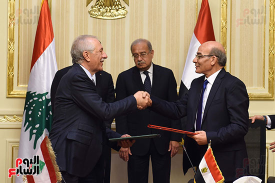 وزير الزراعة ونظيره اللبنانى بعد توقيع الاتفاقية