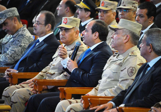 الرئيس السيسي يشهد وقائع الندوة التثقيفية الخامسة والعشرين للقوات المسلحة (7)