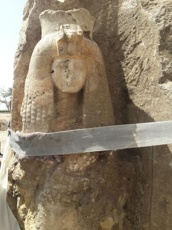 تمثال الملكة تي زوجة الملك امنحتب الثالث