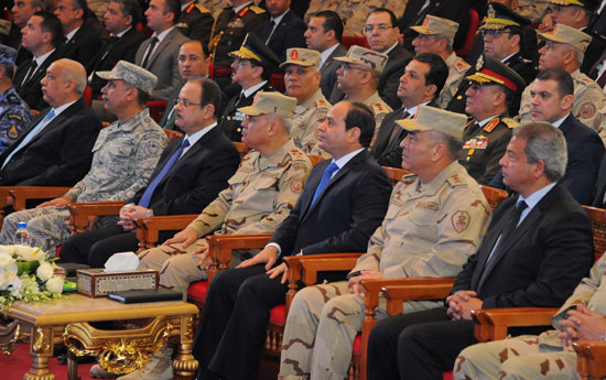 الرئيس السيسي يشهد وقائع الندوة التثقيفية الخامسة والعشرين للقوات المسلحة (10)