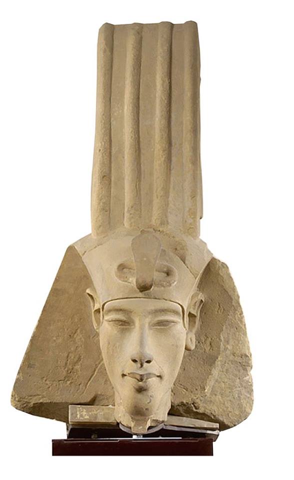 نموذج لتمثال رأس اخناتون