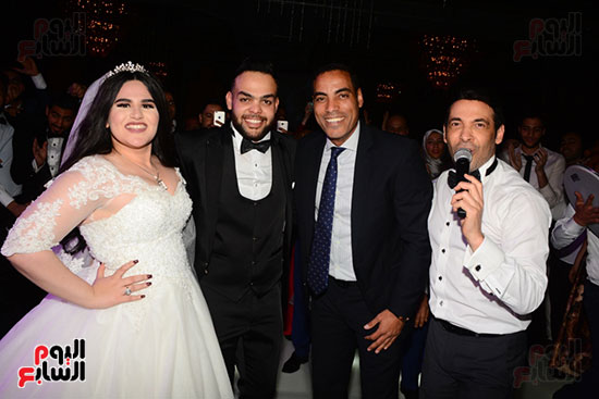 الكابتن-خالد-بيبو-و-سعد-الصغير-مع-العروسين