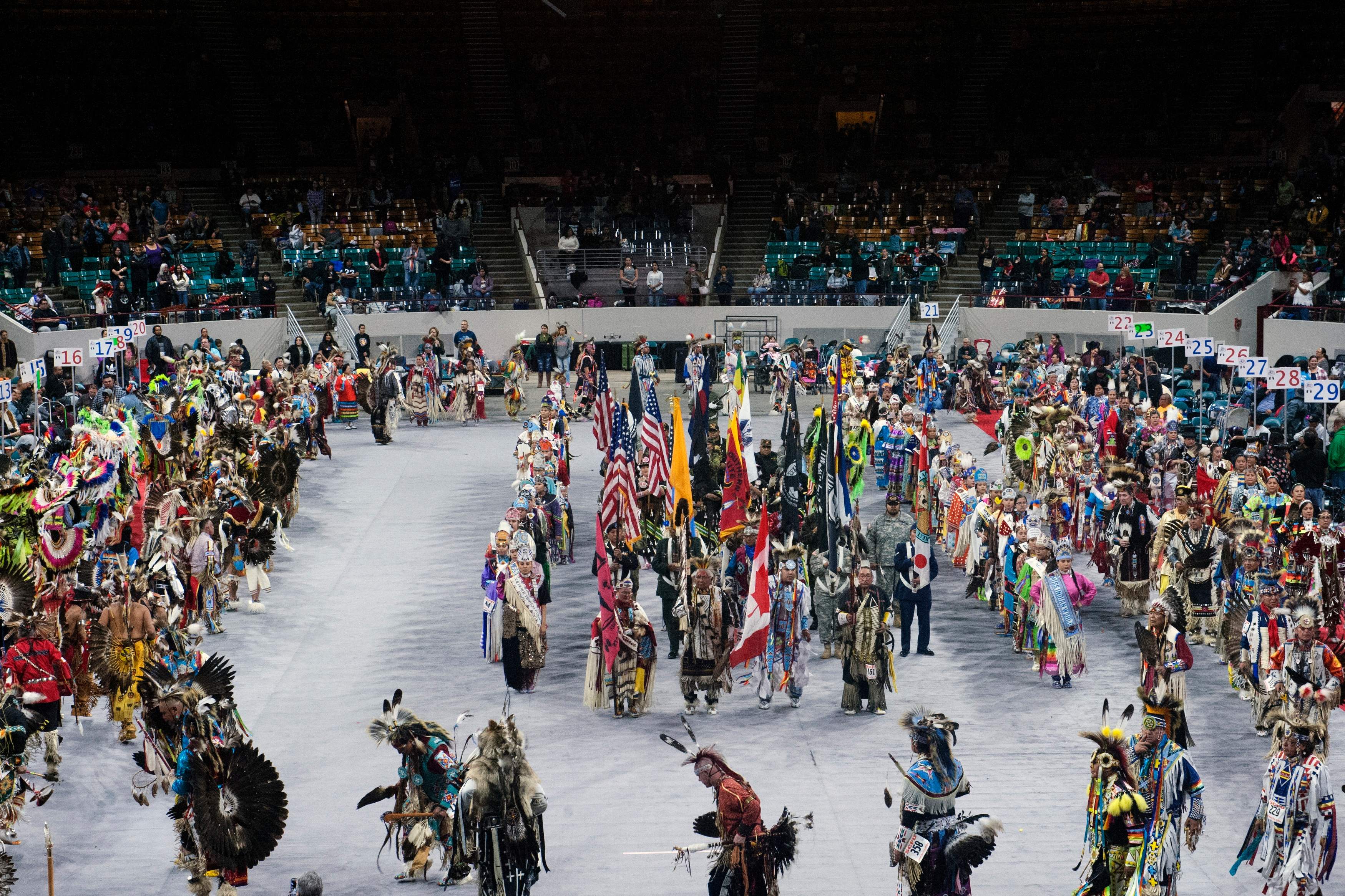 مهرجان الرقص لسكان أمريكا الأصليين بولاية كولورادو