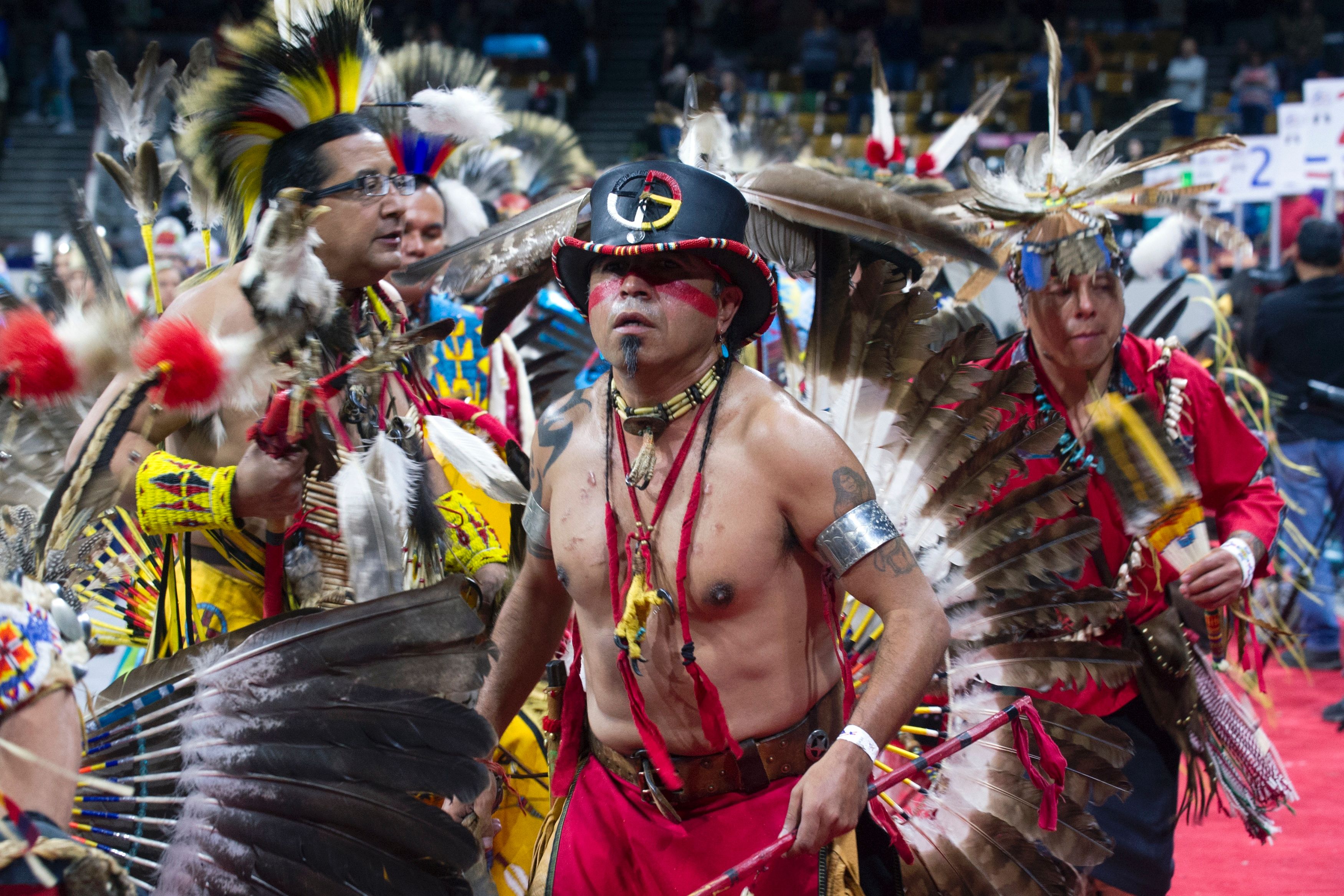احتفالية مهرجان الرقص لسكان أمريكا الأصليين