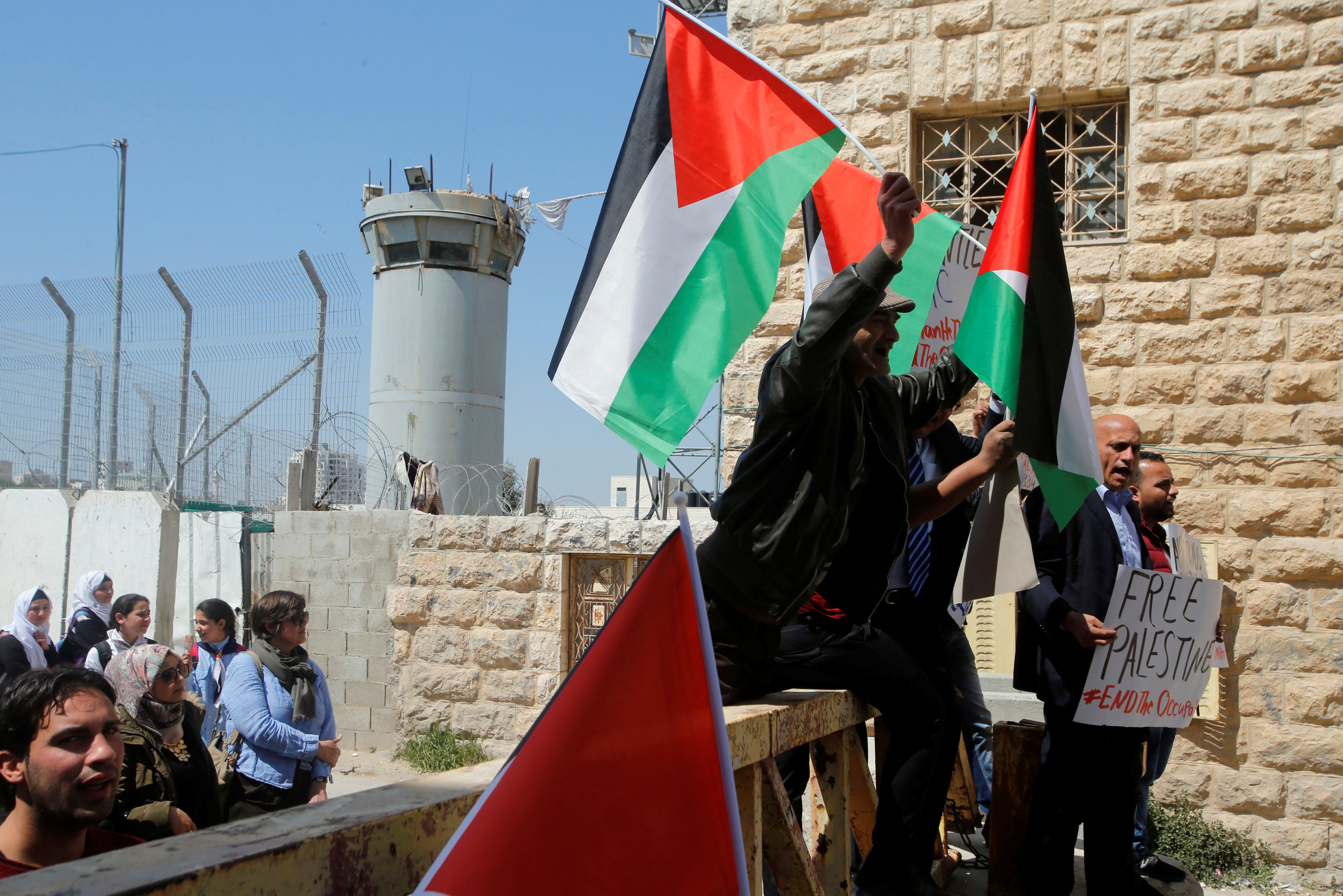 مظاهرات فى الضفة الغربية بفلسطين ضد الإستيطان الإسرائيلى