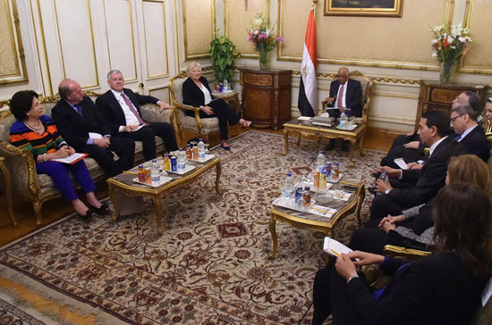 مناقشات الوفد مع رئيس البرلمان