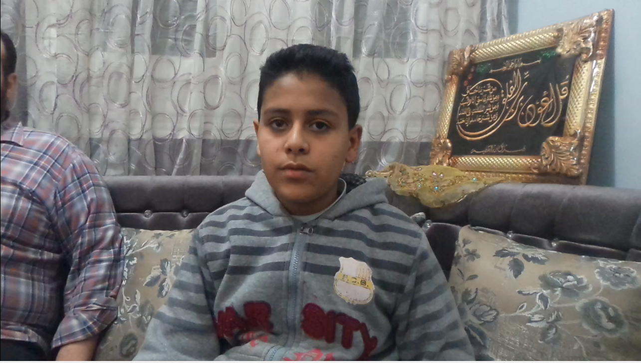 الطفل عمرو يرفض الذهاب إلى المدرسة خوفا من انتقام العصابة منه