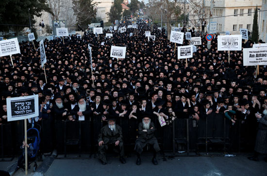  الآف اليهود يتظاهرون فى القدس احتجاجا على الخدمة العسكرية الإجبارية