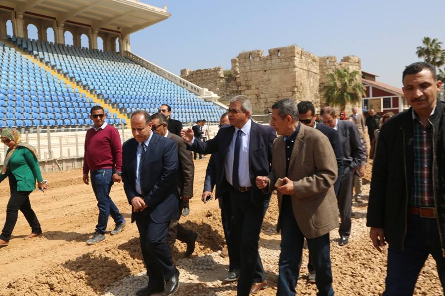 وزير الرياضة يتفقد ستاد الاسكندرية