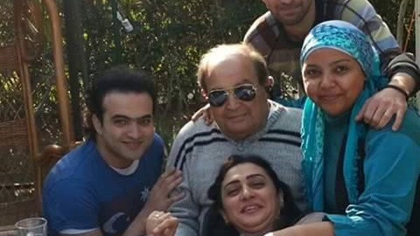 المخرج عادل صادق مع ابنته الفنانة وفاء صادق