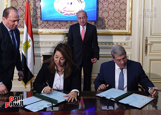 شريف اسماعيل  يشهد توقيع عدد من اتفاقيات التعاون بين 4 وزراء (8)