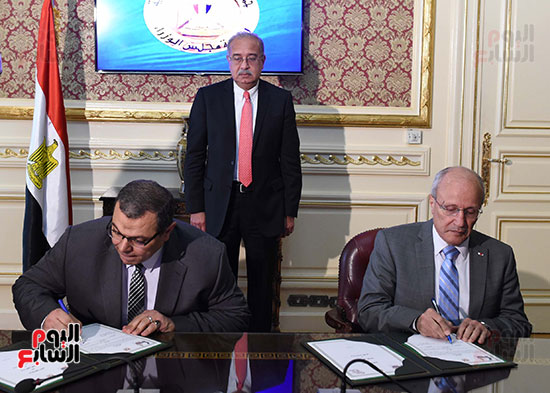شريف اسماعيل  يشهد توقيع عدد من اتفاقيات التعاون بين 4 وزراء (4)