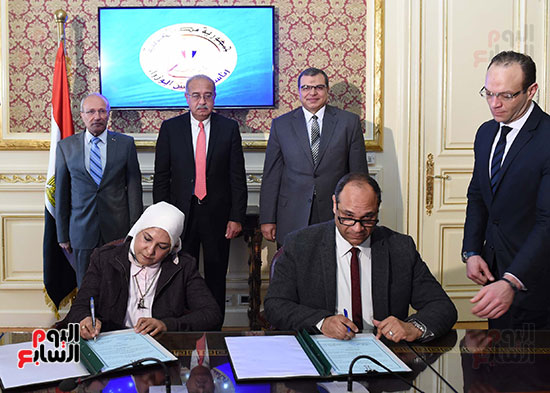 شريف اسماعيل  يشهد توقيع عدد من اتفاقيات التعاون بين 4 وزراء (2)