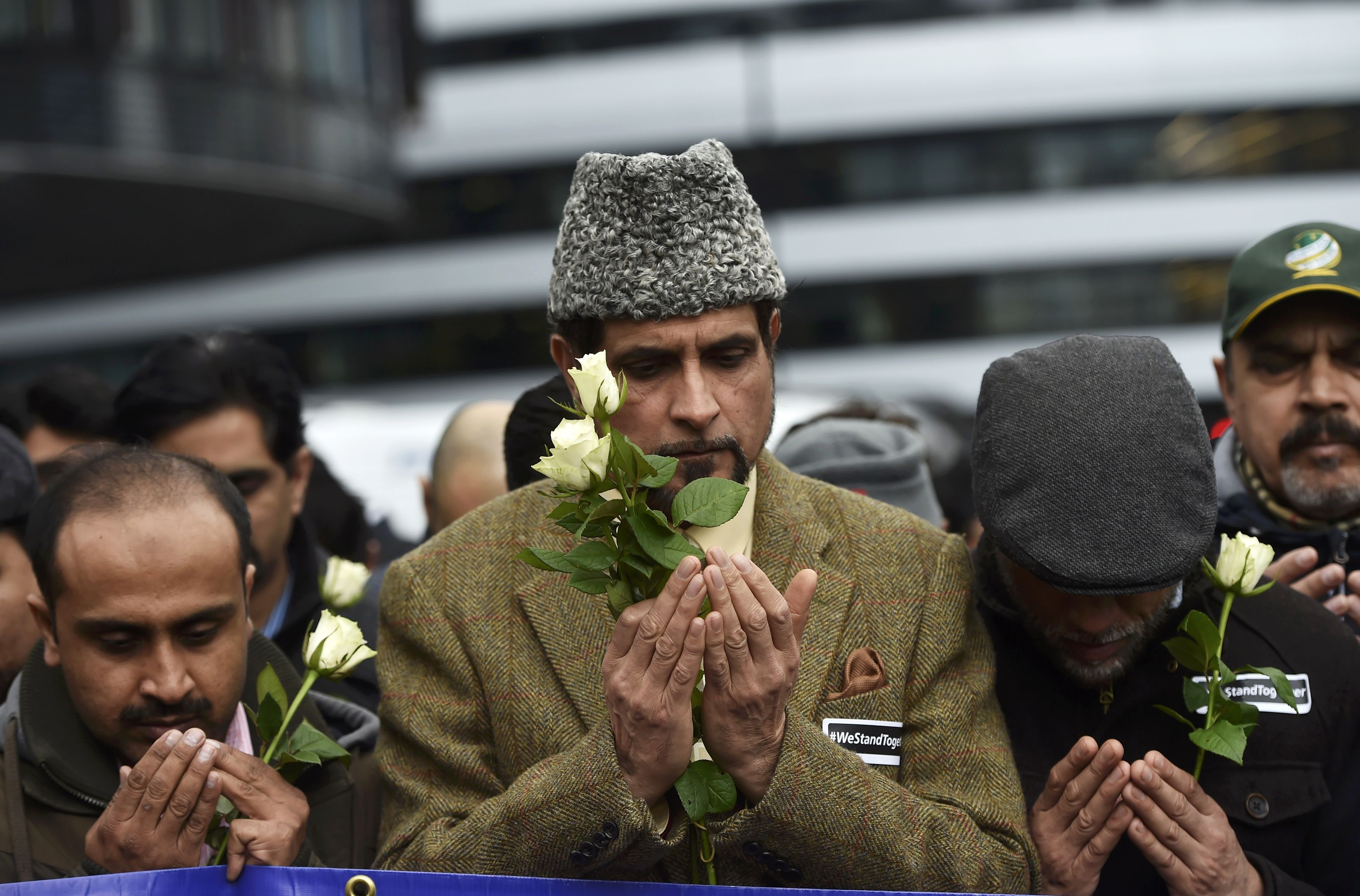 مسلمو بريطانيا يدعون لضحايا حادث لندن
