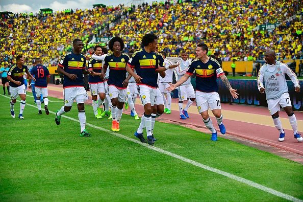 منتخب كولومبيا يحتفل بالفوز على الاكوادور